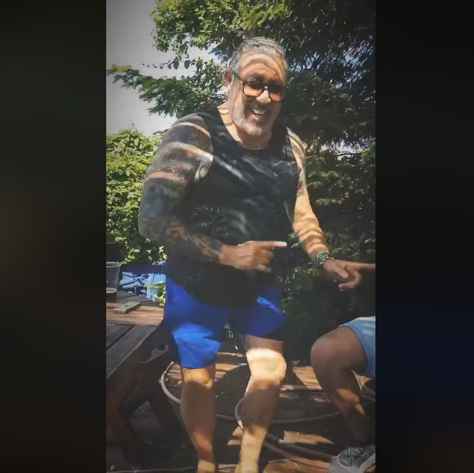 Serghei Mizil, filmat într-o ipostază rușinoasă! Și-a dat pantalonii jos și și-a arătat zonele intime