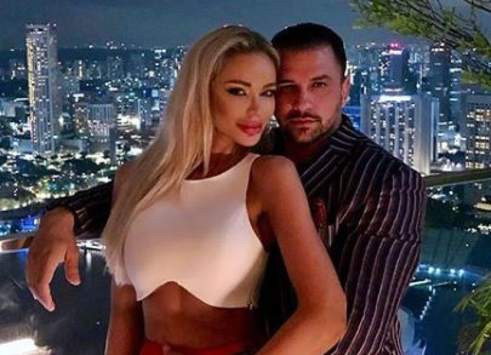 Alex Bodi s-a distrat cu o blondă celebră în Las Vegas, după despărțirea de Bianca Drăgușanu. Imaginile sunt publice