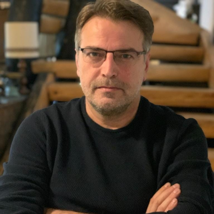 Cel mai greu moment pentru mama lui Ioan Isaiu. Sfâșiată de durere, la priveghiul actorului