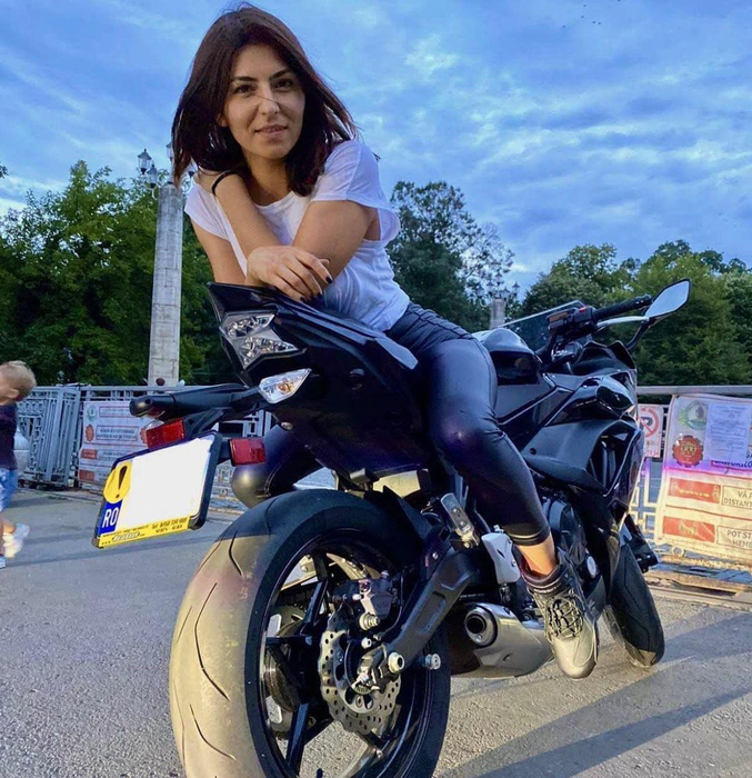 O tânăra a murit după ce a căzut cu motorul, pe șoseaua Pipera. Alexandra s-a stins din viaţa sub privirile prietenului său