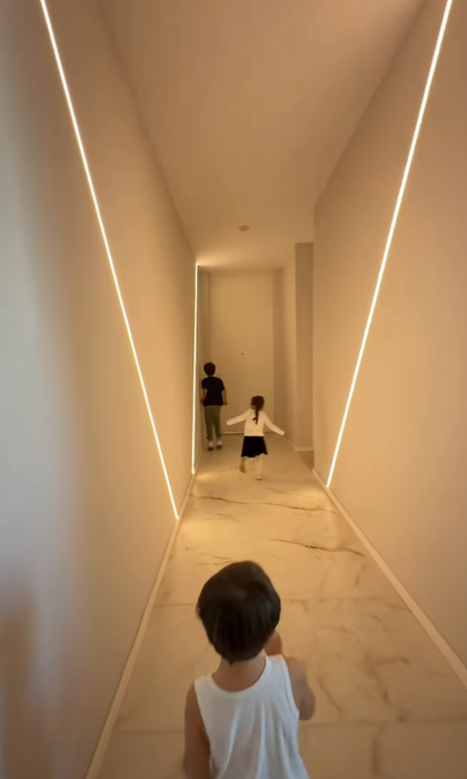 Copiii Andreei Popescu, pentru prima oară în noul penthouse al mamei lor. Cu cine s-au revăzut micuții după 6 luni