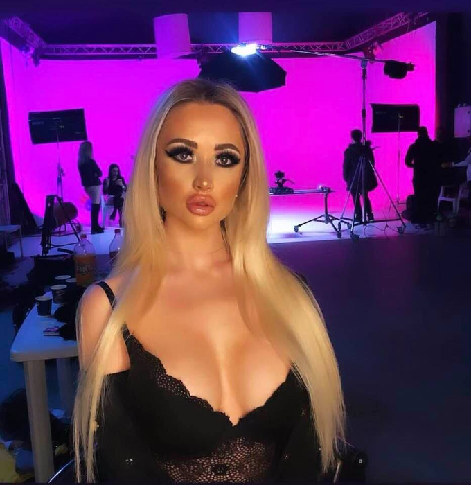Iubita lui Tristan Tate, replici acide în primul ei interviu: “Cine e Bianca Drăgușanu?! N-am auzit de ea!”