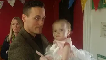 Sfâşietor! Un tată s-a căsătorit cu fetiţa lui de nici doi ani, într-un moment de disperare. „Nu mă puteam opri din plâns“