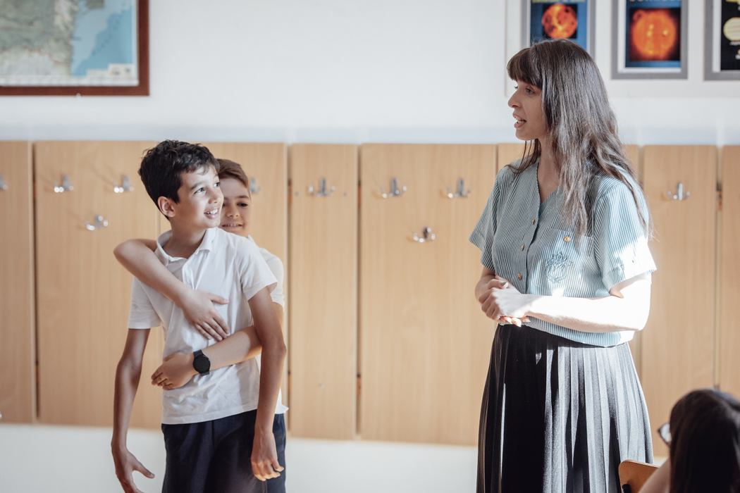 (P) România participă la concursul internațional de siguranță rutieră de la Paris prin proiectul Fundației TotalEnergies – “Ora de Educație Rutieră – Via Creative”