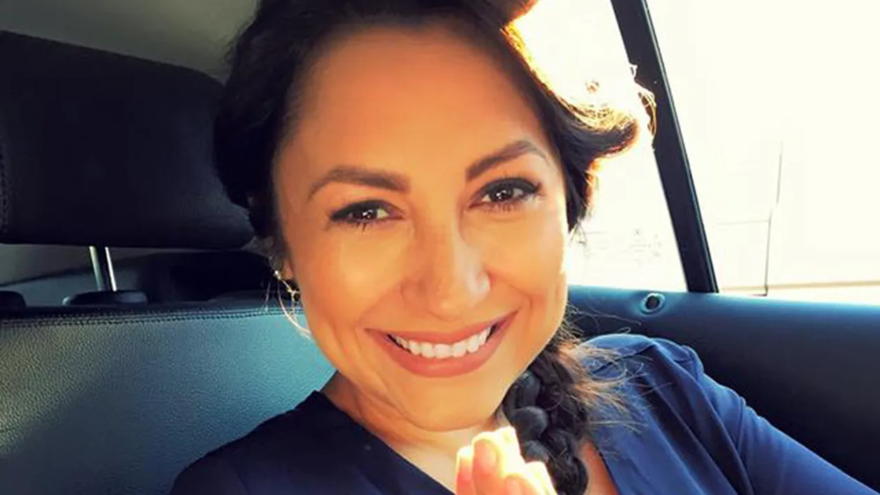 Imaginea care te lasa fara cuvinte! Andra si fetita ei, in cea mai tandra ipostaza