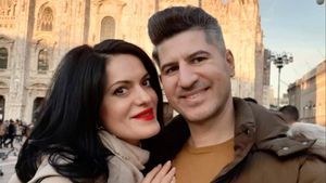 Văduva lui Adrian Pintea a fost în avionul care a sosit de la Bergamo la Craiova: "Cunoscuți, prieteni, rude s-au panicat îngrozitor..."