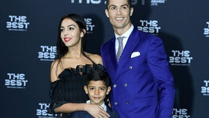 CRISTIANO RONALDO şi GEORGIANA RODRIGUEZ, oficial un cuplu! Cei doi urmează să devină părinţi? ,,Este însărcinată‘’