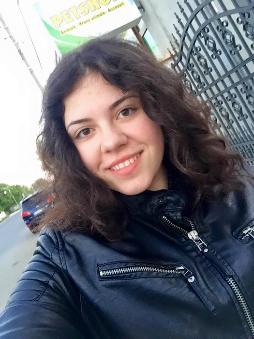 Sfârşit incredibil! O româncă de 18 ani a murit la fel ca idolul ei, Paul Walker, într-un accident