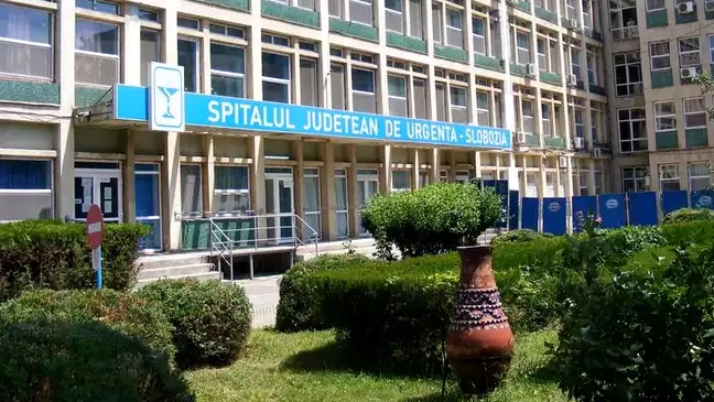 Tragedie! Un bărbat s-a aruncat de la etajul 3 al clădirii Spitalului Judeţean de Urgenţă Slobozia