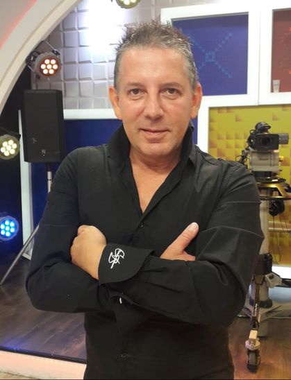 Actorii își iau rămas-bun de la Costin Mărculescu, la o biserică din centrul Capitalei. Dan Puric: „Nu am avut o relație, dar mi s-a părut un om nefericit.” VIDEO