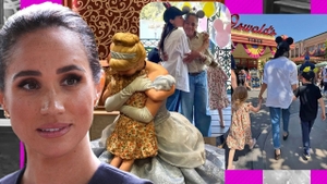 Meghan Markle și Prințul Harry, mai relaxați ca niciodată la Disneyland. Cum au fost surprinși alături de cei mici și de invitatul surpriză