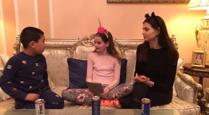 Ce bine se înţelege Monica Gabor cu fiul ei vitreg! Irinuca le-a dat testul suprem