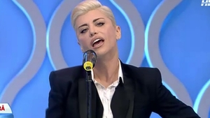 Loredana Groza, aparitie SPECTACULOASA in direct! Vezi latura masculina, demna de luat in seama!