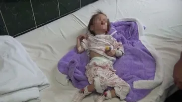 Povestea ei a emoţionat o ţară întreagă în urmă cu trei ani! Cum arată acum fetiţa care a fost hrănită doar cu ceai şi pufuleţi, iar apoi a fost abandonată la spital