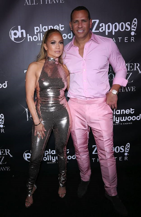 Jennifer Lopez la 49 de ani