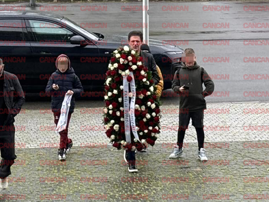 Politicieni, foști jucători și sute de fani își iau rămas bun de la Mircea Lucescu. Ultima zi de omagiu pe Arena Națională
