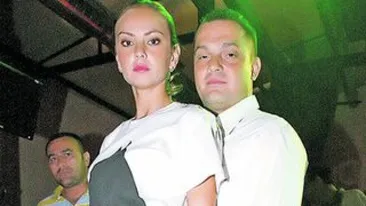 Fostul soţ al ROXANEI IONESCU s-a despărţit de naşa pentru care a divorţat de ”Mama Natură”!