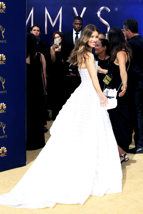 Câștigătorii premiilor Emmy 2018. Scarlett Johansson, Jessica Biel și Penelope Cruz au făcut senzație pe covorul roșu