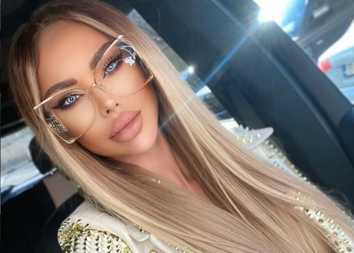 Bianca Drăgușanu are un nou iubit? La primele ore ale dimineții, vedeta a primit un buchet imens de trandafiri