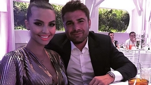 Sandra şi-a etalat silueta după sarcină! Cum arată abdomenul soţiei lui Adrian Mutu la trei luni de când a născut