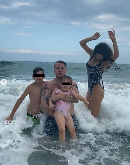 Codin Maticiuc și familia, la mare. Sursă foto: Instagram Codin Maticiuc