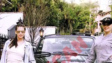 Face parada cu Rolls Royce-ul unui prieten