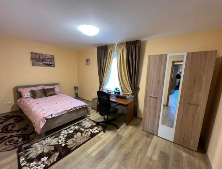 Diana, tânăra de 23 de ani care a rămas văduvă cu doi copii s-a mutat în casa construită din donații: ”Noi trebuie să fim lângă ea”