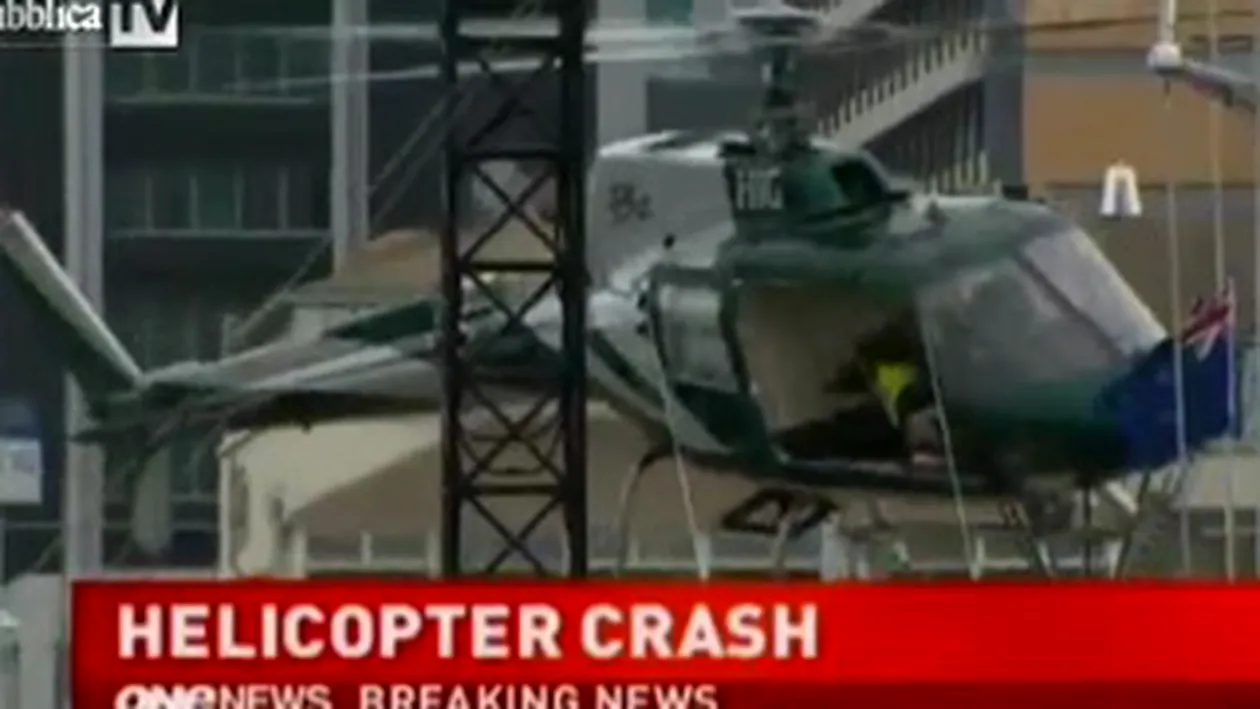 Un elicopter s-a prabusit in timp ce lucra la impodobirea unui brad de Craciun