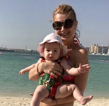POZE EXCLUSIVE. Alessandra Stoicescu, vacanță de lux în Dubai împreună cu fiica și soțul său