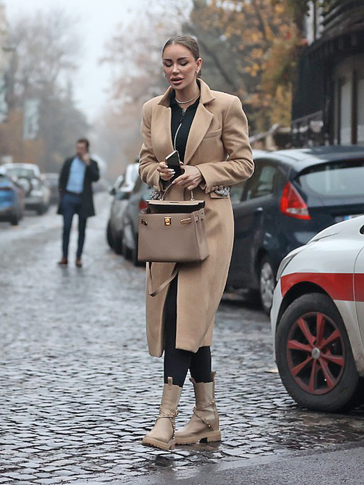 Bianca Drăgușanu face zilnic naveta casă-atelier (Foto: CANCAN.RO)