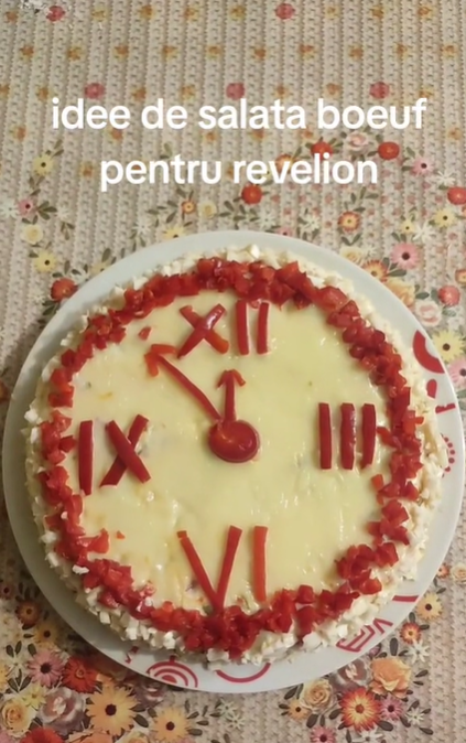 Credeai că le-ai văzut pe toate? Cea mai tare idee de salată boeuf pentru Revelion: se taie la miezul nopții