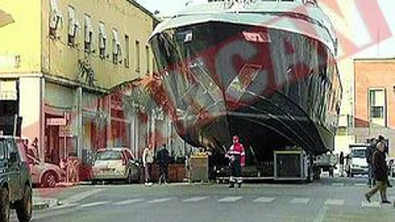 Un iaht de 38 de metri a blocat traficul