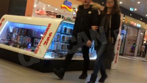 Împăcarea cu tatăl ei s-a lăsat cu schimbări majore: s-a ”rupt” de anturaj şi a renunţat la vechiul iubit. Primele imagini cu noul ”ginere” al lui Boureanu!