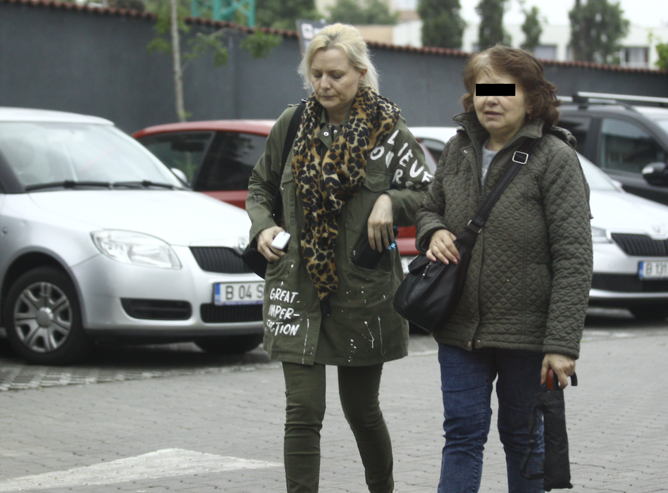 Simona este vizibil afectată