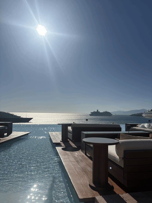 Check in | Am dat 148 de euro pe cină la Zuma Mykonos și am plecat cu un singur gând: sushi-ul din București e rege! Experiența mea la unul dintre cele mai populare restaurante de pe insulă