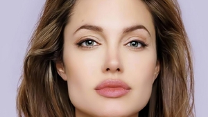 Cum arata cea mai FRUMOASA femeie din lume in REALITATE, fara Photoshop! Diferenta este SOCANTA!