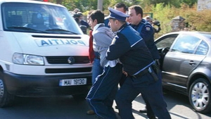 Politia Capitalei ne cere ajutorul! Sa ajutam autoritatile sa gaseasca atacatorul care a impuscat un barbat! Iata portretul lui