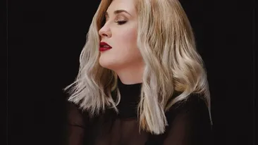 Adda a izbucnit în lacrimi pe rețelele de socializare: ”Mă țin tare”. Ce a pățit cântăreața?