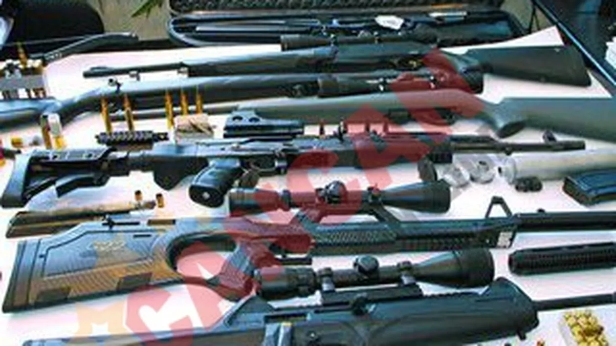 Arsenal impresionant in casa unui braconier