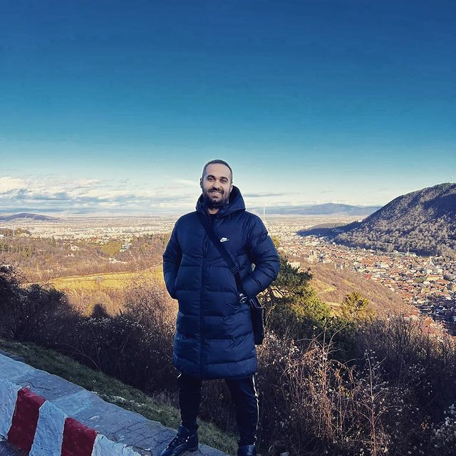Ce TikToker cunoscut stă în spatele primului ”viral” din România! Cine a filmat celebrul clip ”Ieși acasă!”, acum mai mult de 20 de ani!