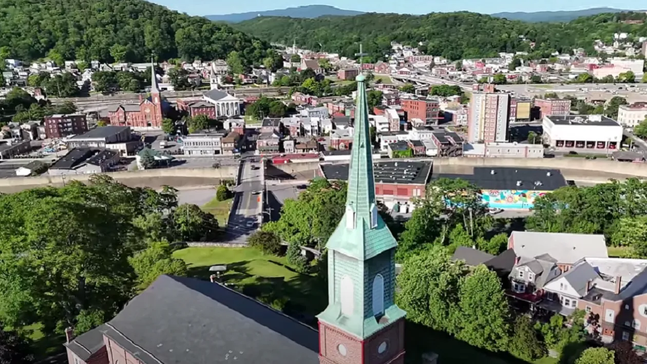 Satul România, în care o locuinţă costă doar un dolar! Are doar 20 de locuitori