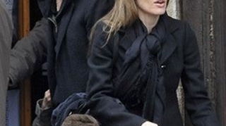 Angelina prefera barba lui Johnny Depp