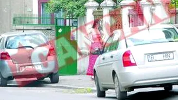 Mama tripletilor, vanduta de la un proxenet la altul