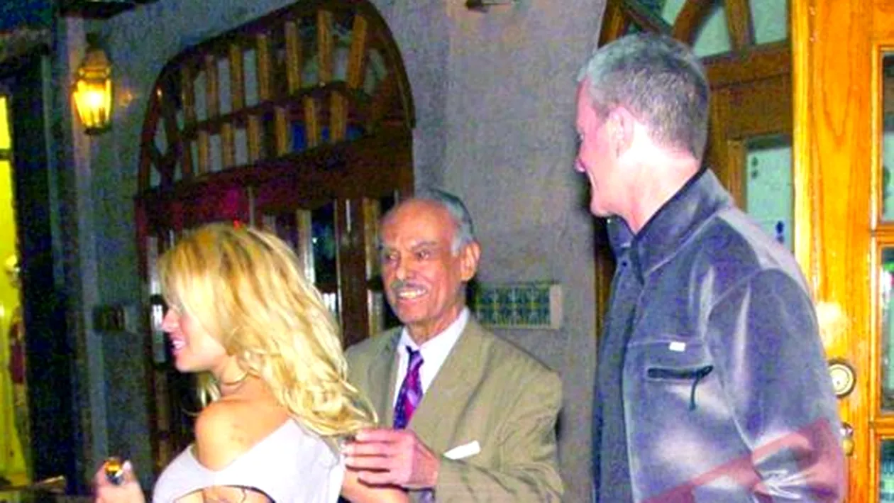 Pamela, cu iubitul la o cina de afaceri