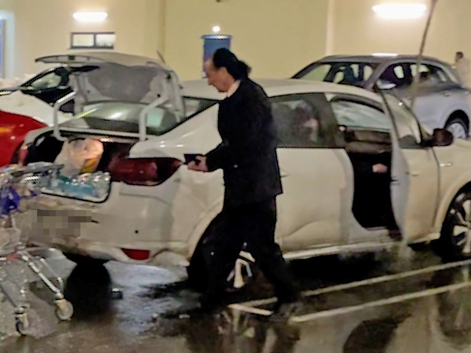 Miron Cozma și-a certat iubita în public fără nicio jenă. Romantismul a lipsit complet din peisaj