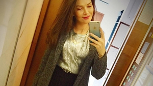 Oboseala a ajuns-o pe ALINA PUŞCAŞ! Cum fost fotografiată vedeta în această dimineaţă