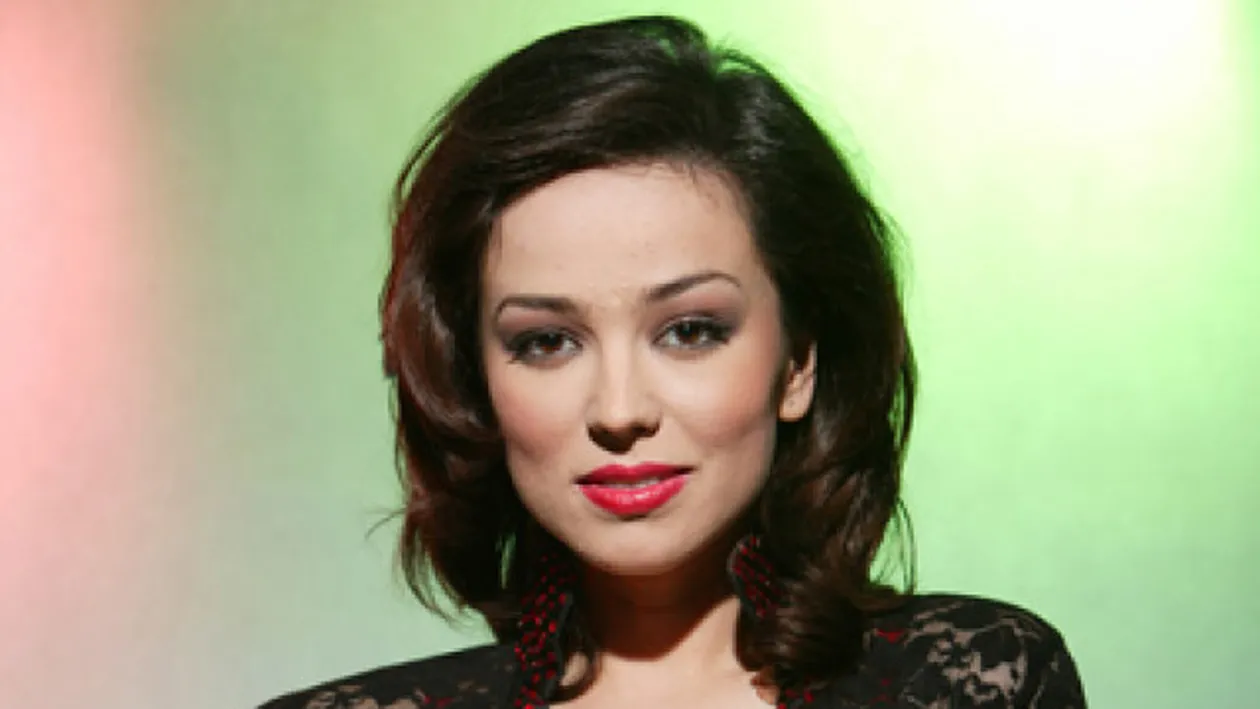 Olivia Steer nu găteşte deloc cu ajutorul focului: Copiii mei mănâncă crud şi la grădiniţă, prăjitul e otrăvitor