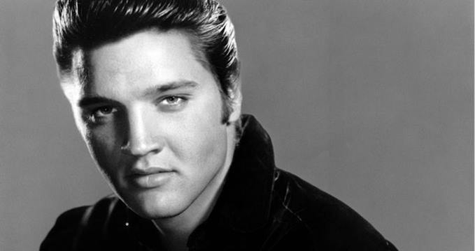 La aproape 40 de ani de la decesul său, ELVIS PRESLEY se întoarce. Cum a apărut cântăreţul într-o locuinţă din Anglia!