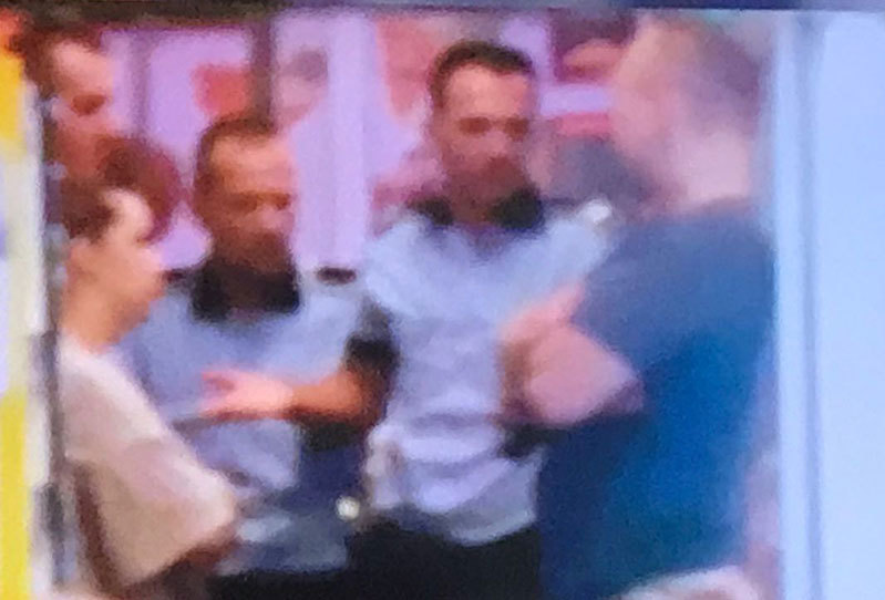 Soldat american bătut într-un magazin din Bucureşti. SMURD-ul a intervenit