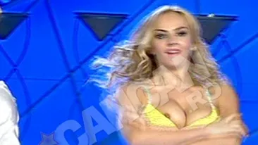 VIDEO Inevitabilul s-a produs! Mama Natura si-a aratat sanii la Dansez pentru tine